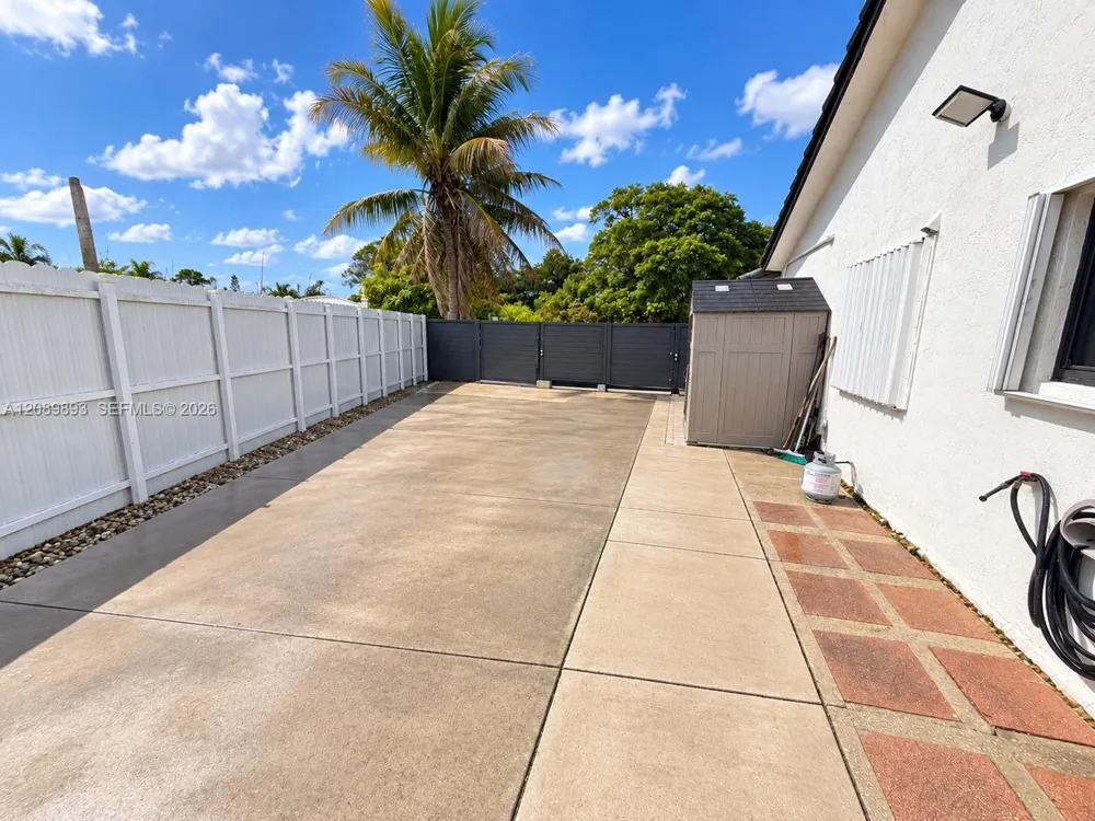 20743 SW 128 Ct Miami, FL 33177