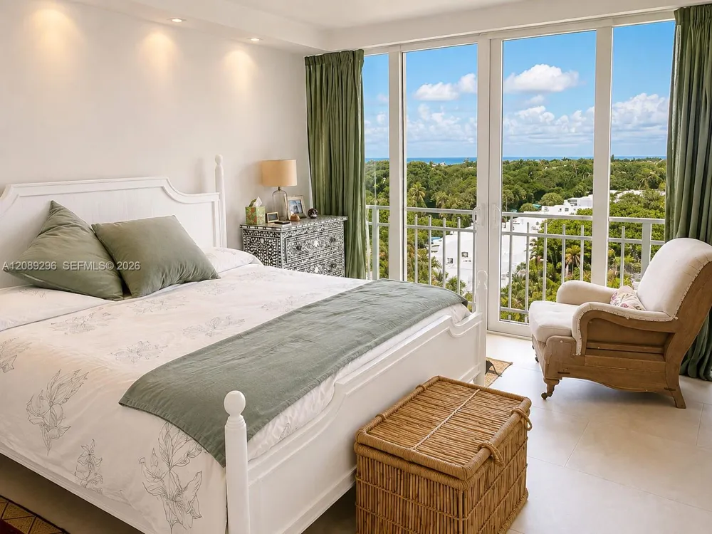 600 Grapetree Dr #7FN Key Biscayne, FL 33149