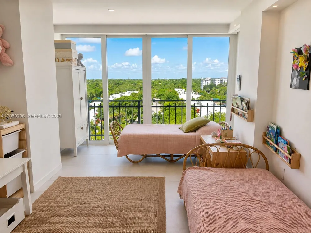 600 Grapetree Dr #7FN Key Biscayne, FL 33149