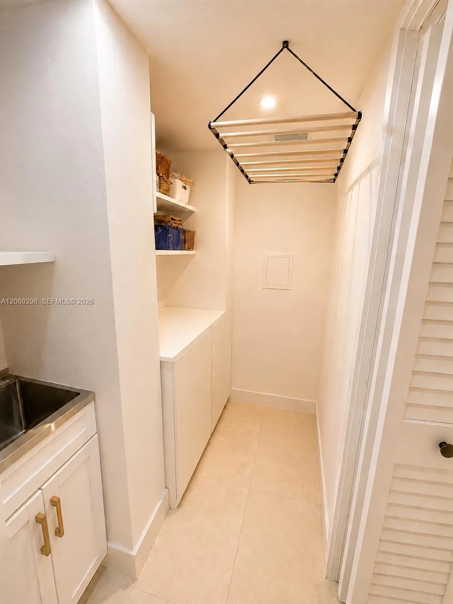 600 Grapetree Dr #7FN Key Biscayne, FL 33149
