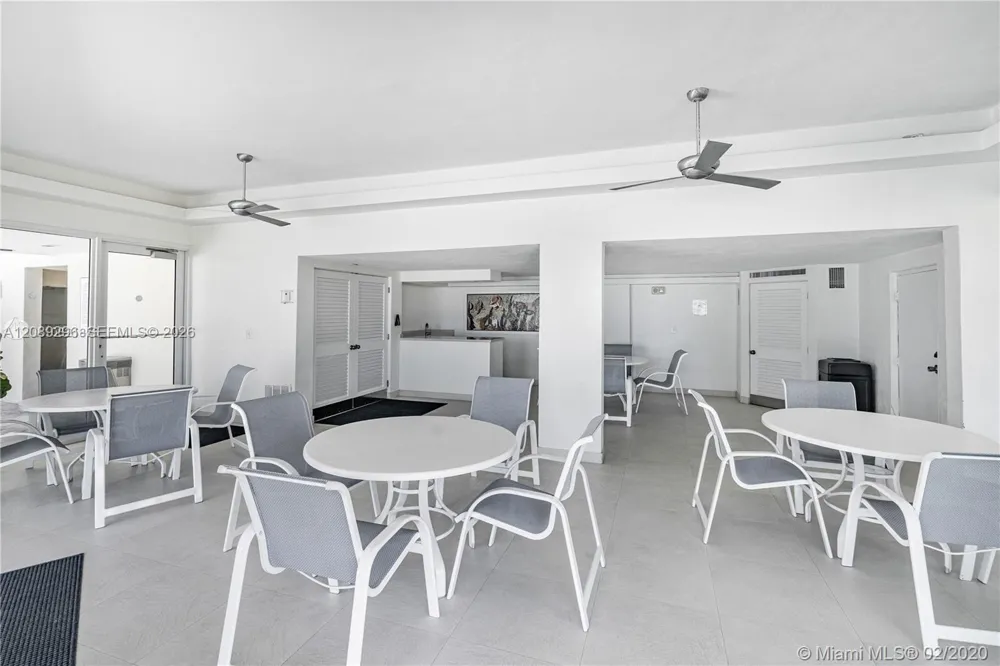 600 Grapetree Dr #7FN Key Biscayne, FL 33149