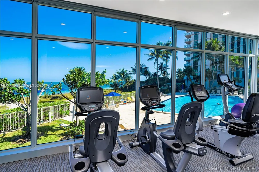 600 Grapetree Dr #7FN Key Biscayne, FL 33149