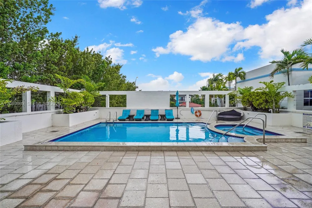 9172 Collins Ave #302 Surfside, FL 33154
