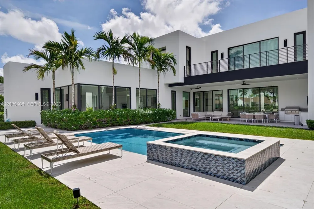 17531 Foxborough Ln Boca Raton, FL 33496