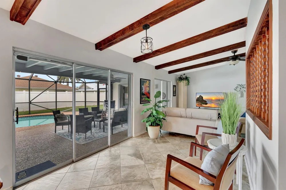 577 SW 24th Avenue Boynton Beach, FL 33435