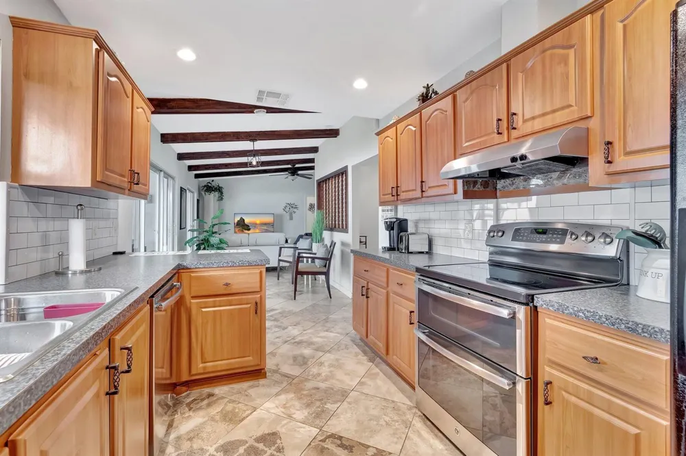 577 SW 24th Avenue Boynton Beach, FL 33435