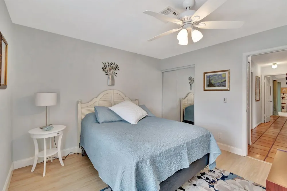 577 SW 24th Avenue Boynton Beach, FL 33435