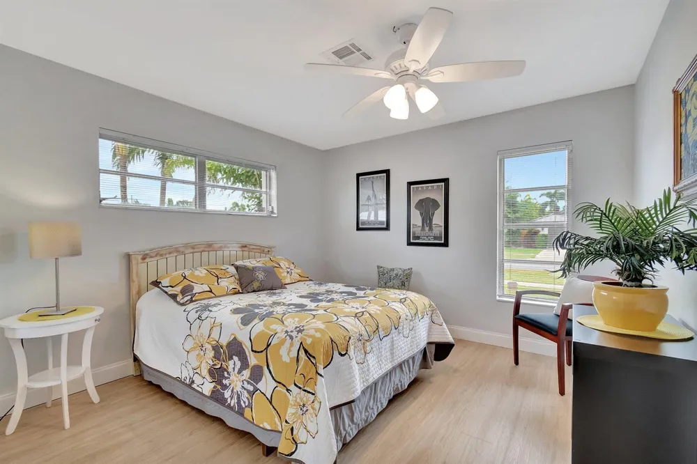 577 SW 24th Avenue Boynton Beach, FL 33435