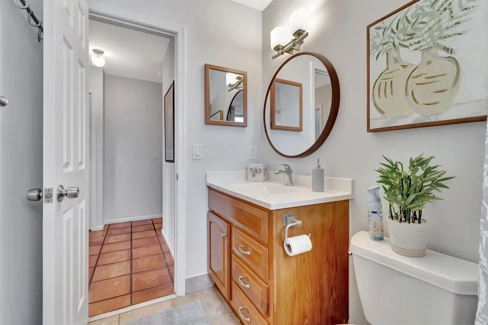 577 SW 24th Avenue Boynton Beach, FL 33435