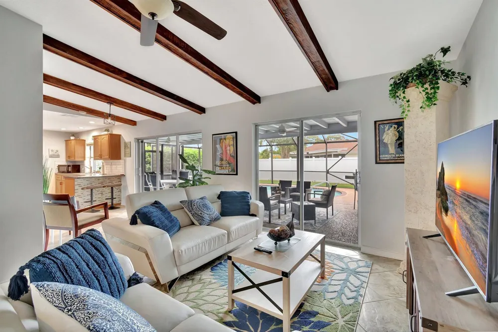 577 SW 24th Avenue Boynton Beach, FL 33435