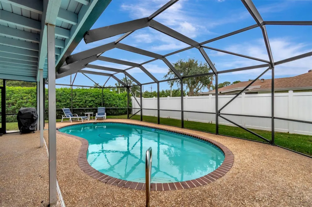 577 SW 24th Avenue Boynton Beach, FL 33435