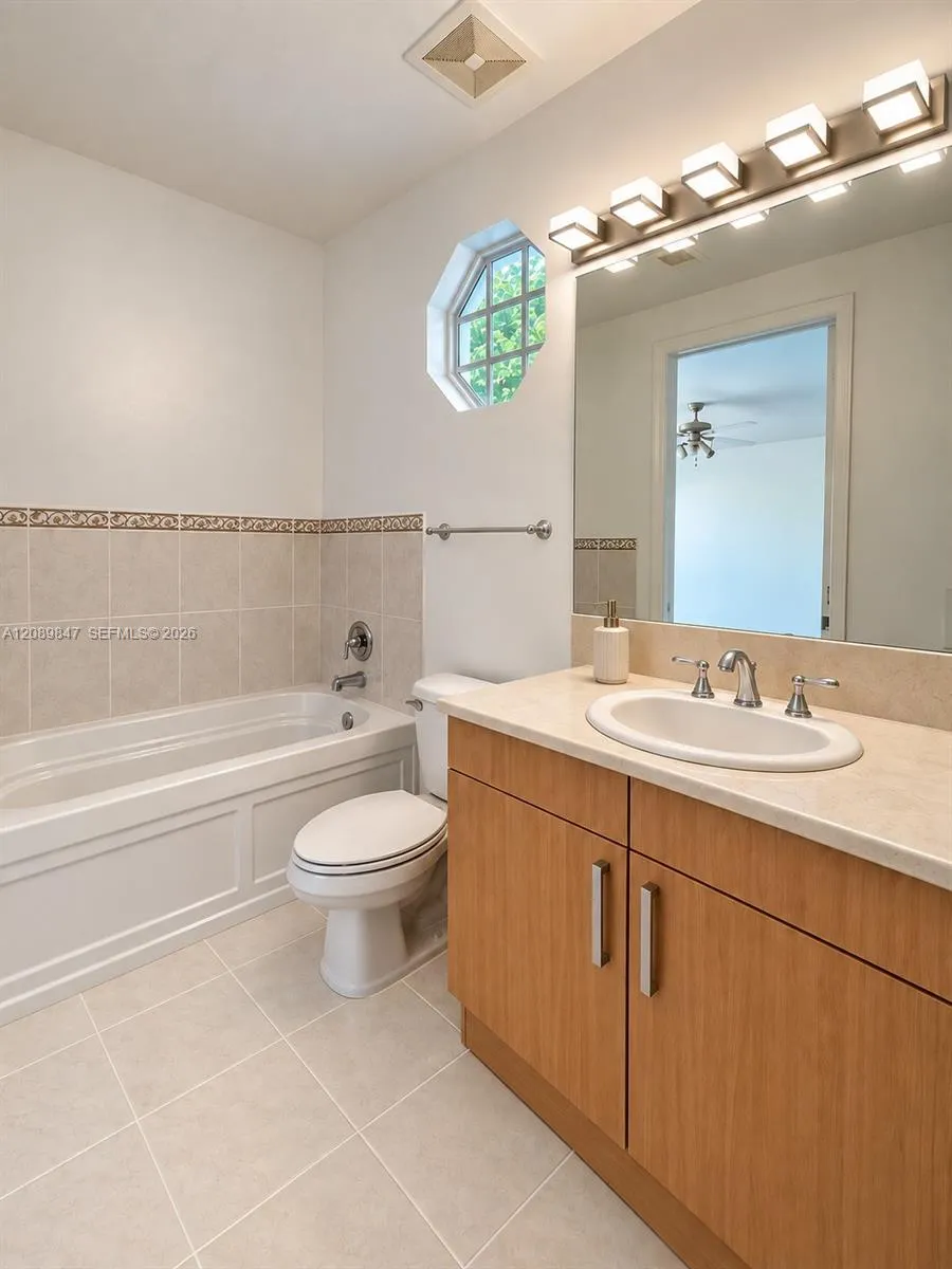 2312 NE 2nd St #2312 Pompano Beach, FL 33062