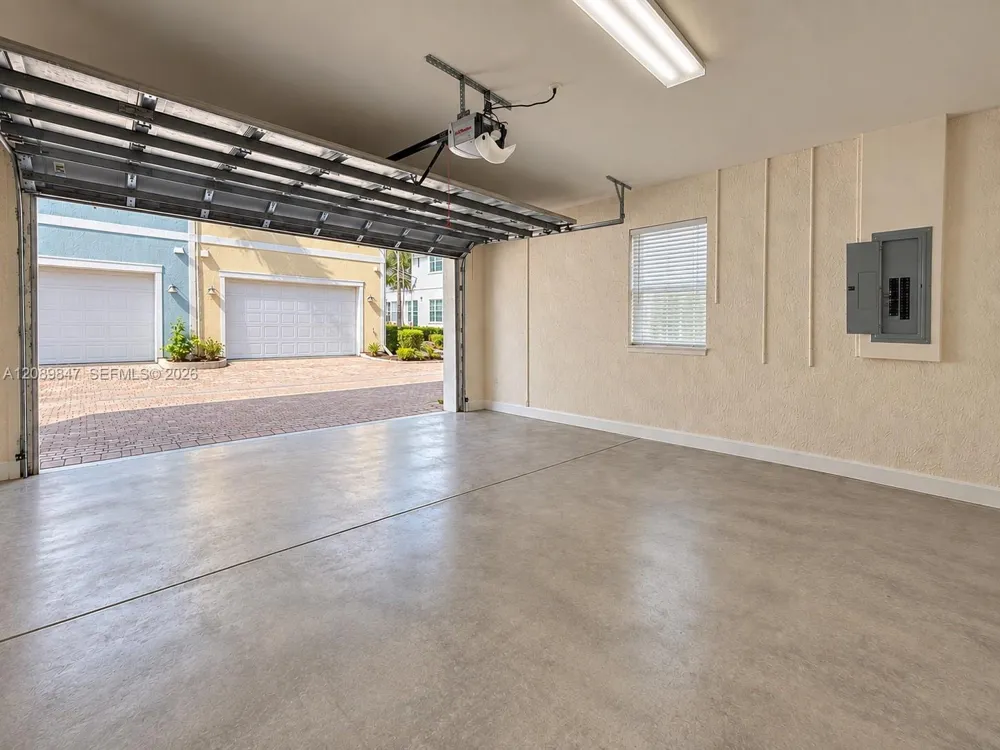 2312 NE 2nd St #2312 Pompano Beach, FL 33062