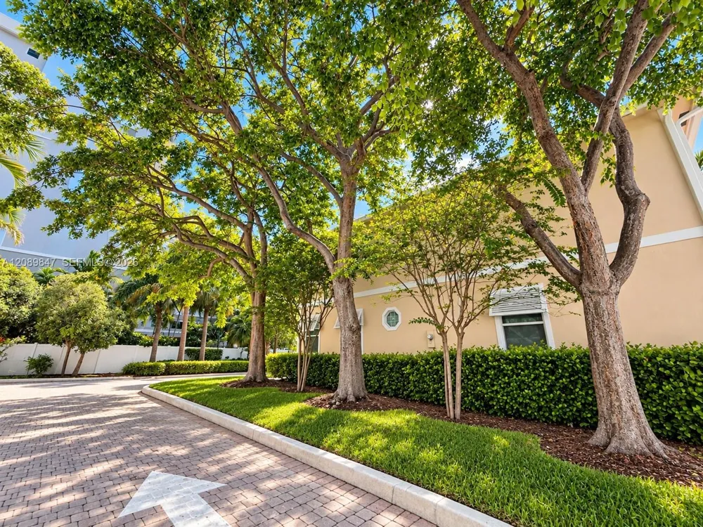 2312 NE 2nd St #2312 Pompano Beach, FL 33062