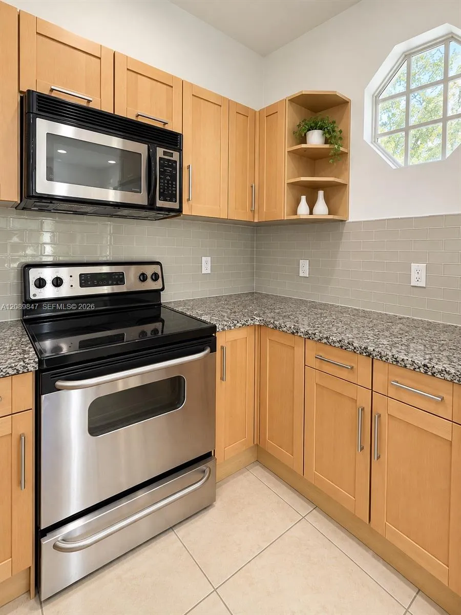 2312 NE 2nd St #2312 Pompano Beach, FL 33062