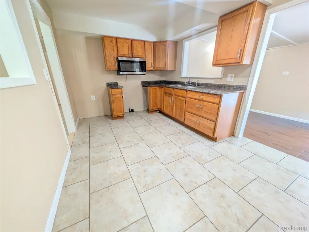 15870 ALLEN ROAD Taylor City, MI 48180