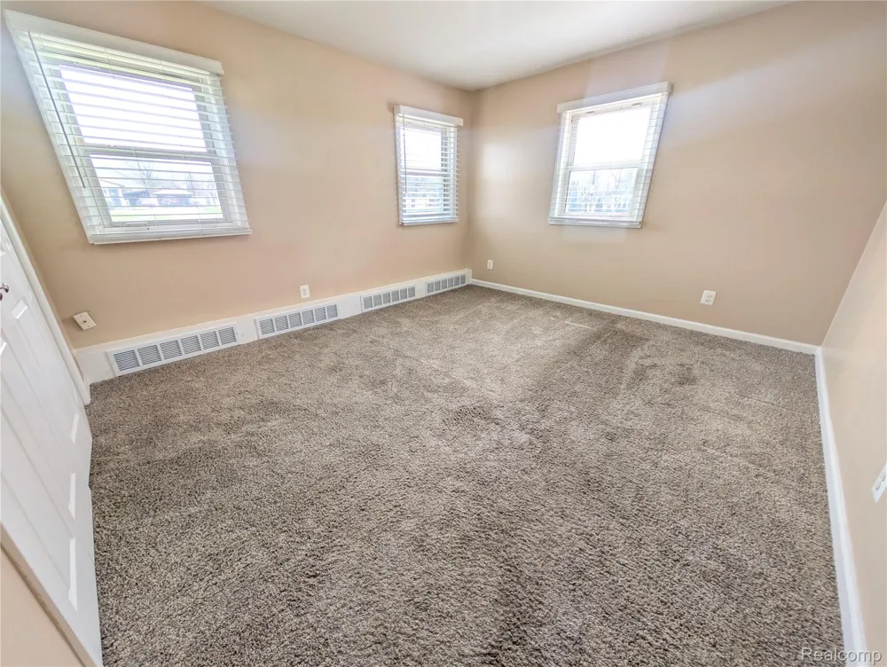 15870 ALLEN ROAD Taylor City, MI 48180