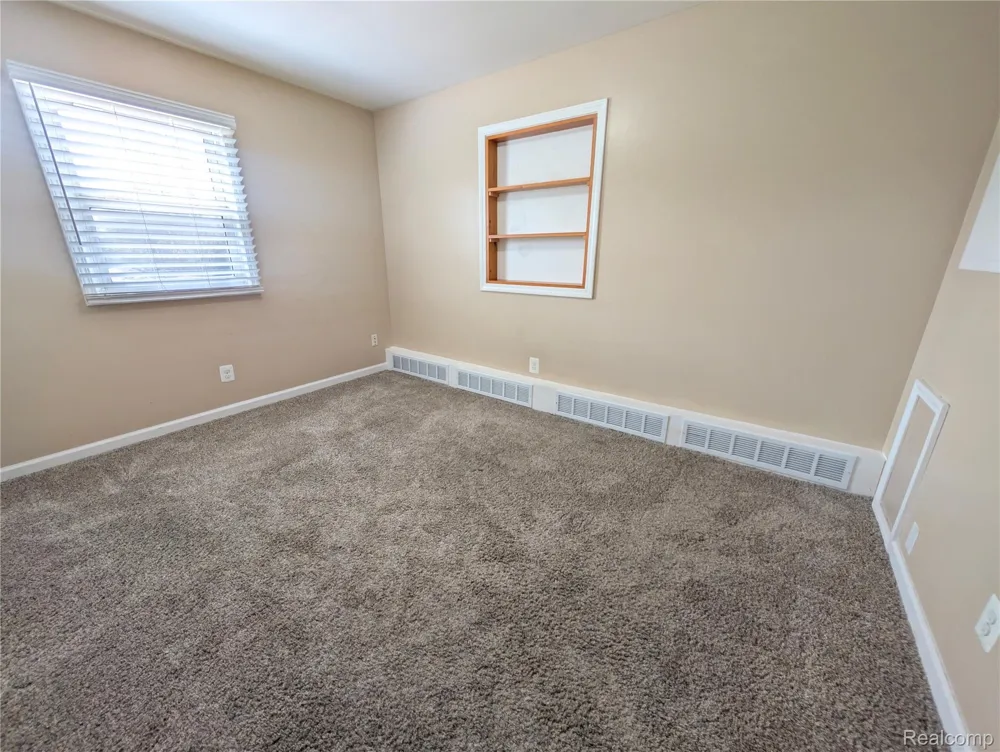 15870 ALLEN ROAD Taylor City, MI 48180