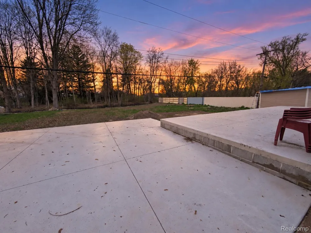 15870 ALLEN ROAD Taylor City, MI 48180