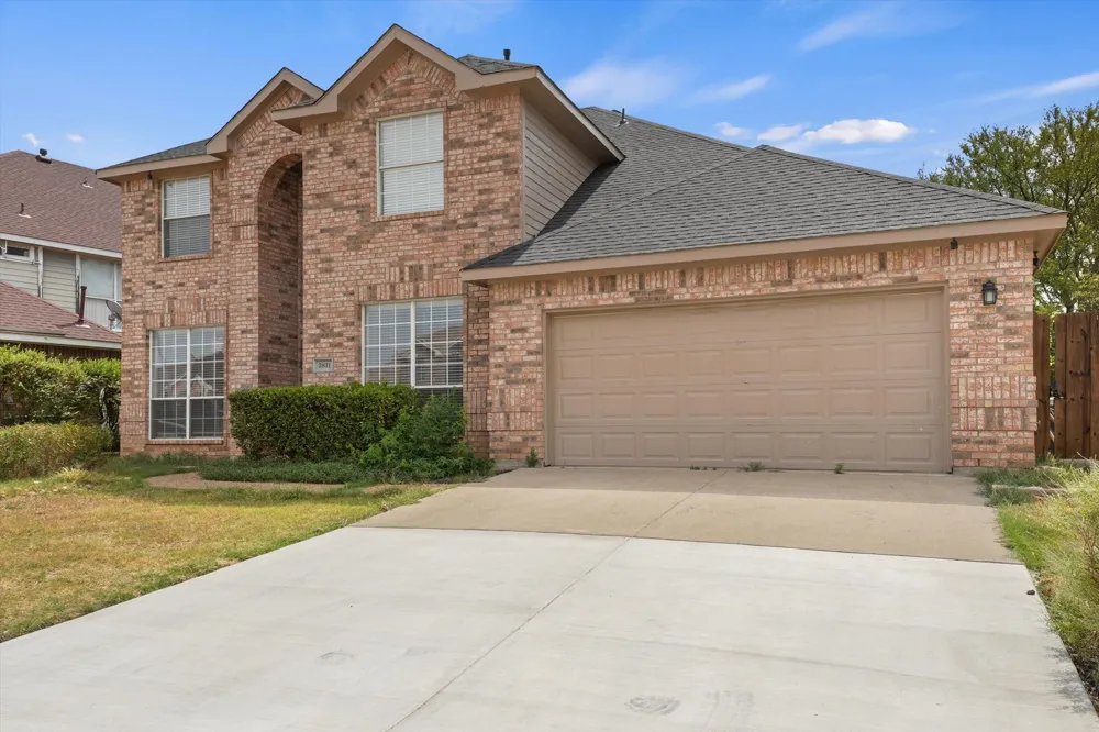 2831 Atrium Drive Grand Prairie, TX 75052