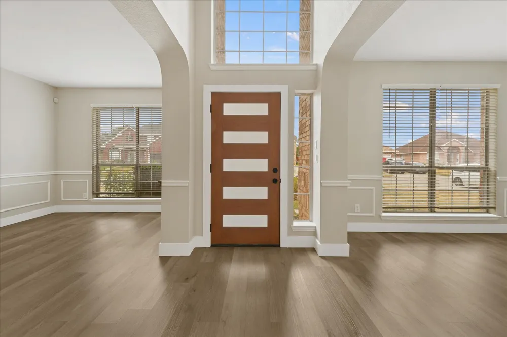2831 Atrium Drive Grand Prairie, TX 75052