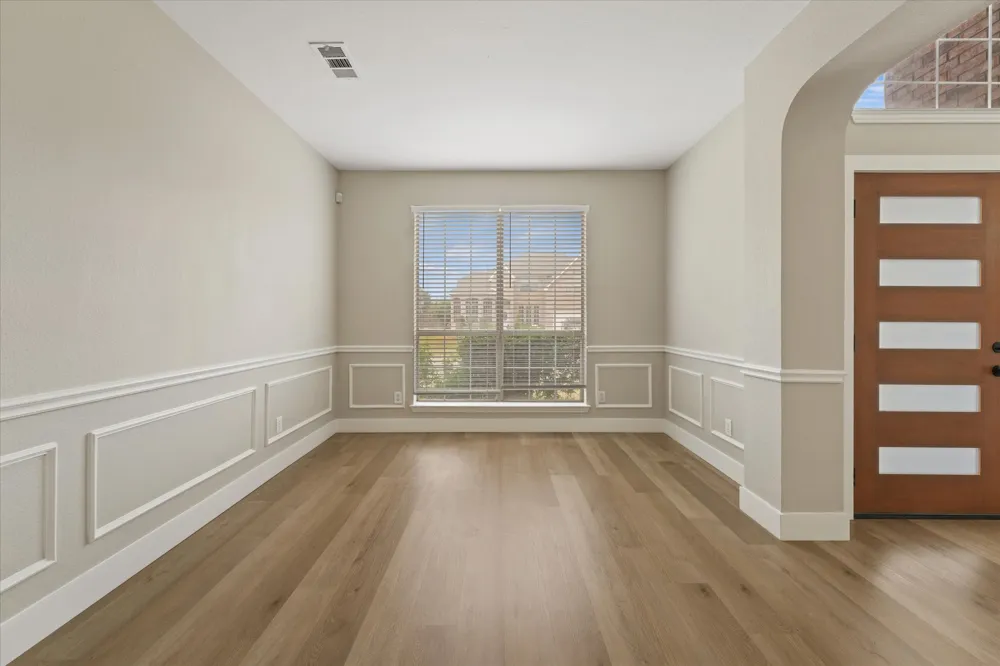 2831 Atrium Drive Grand Prairie, TX 75052