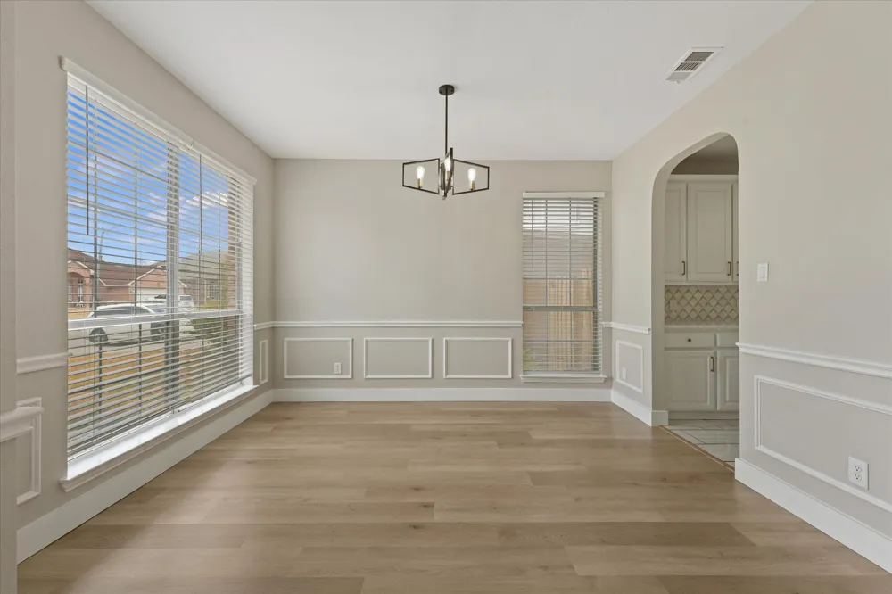 2831 Atrium Drive Grand Prairie, TX 75052