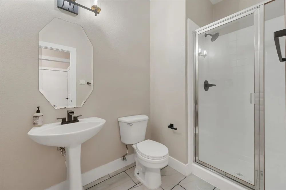 2831 Atrium Drive Grand Prairie, TX 75052