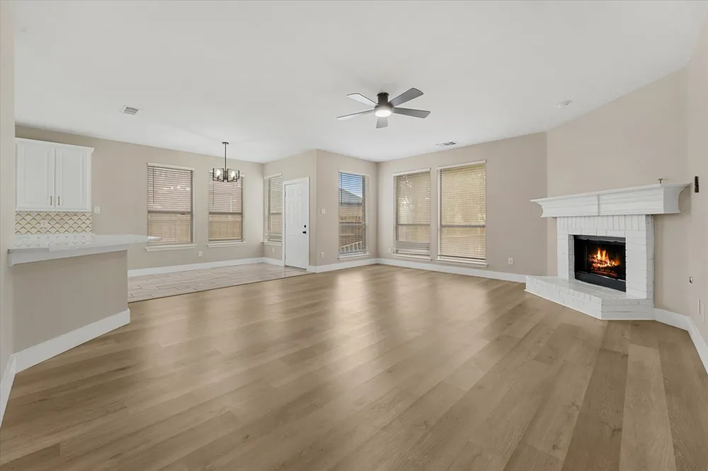 2831 Atrium Drive Grand Prairie, TX 75052