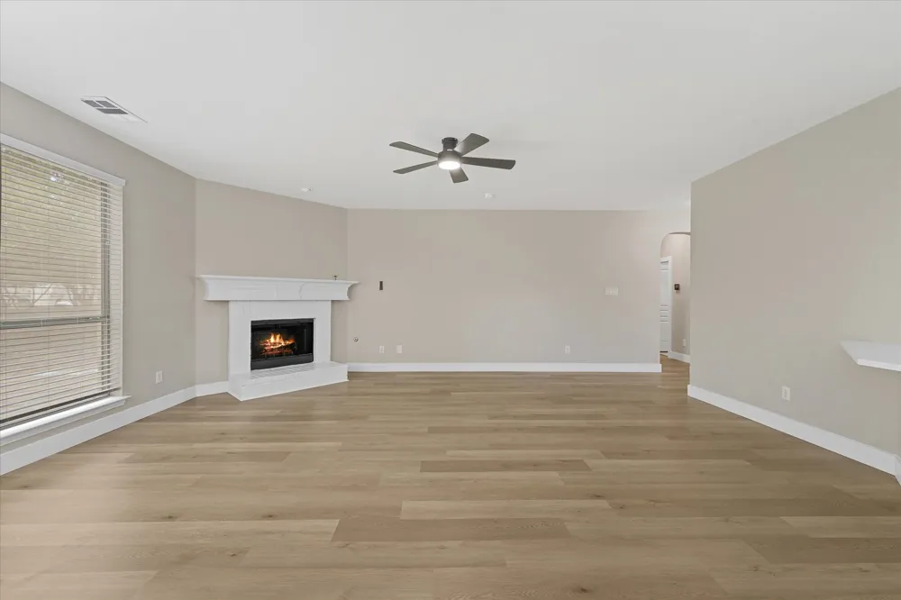 2831 Atrium Drive Grand Prairie, TX 75052