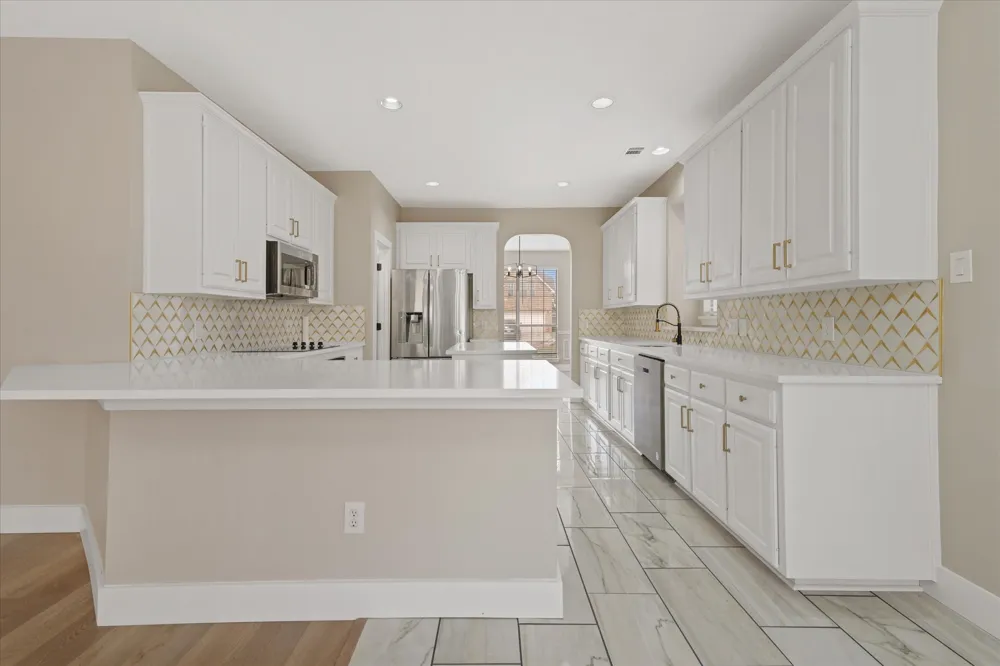 2831 Atrium Drive Grand Prairie, TX 75052