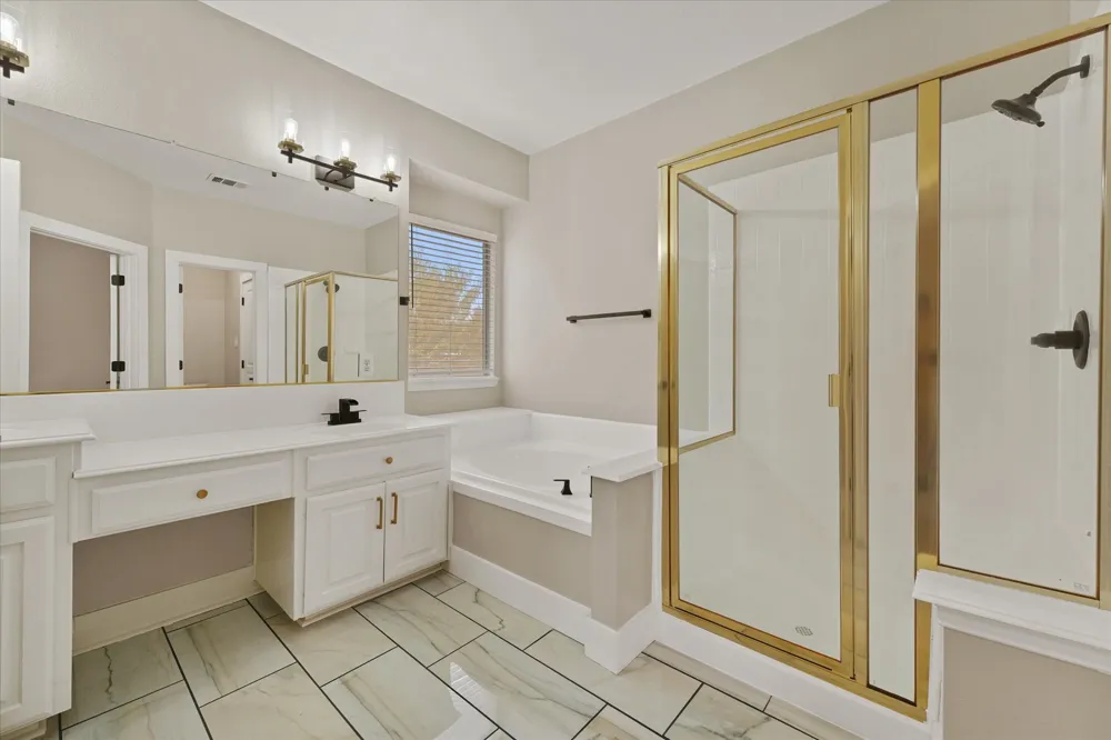 2831 Atrium Drive Grand Prairie, TX 75052