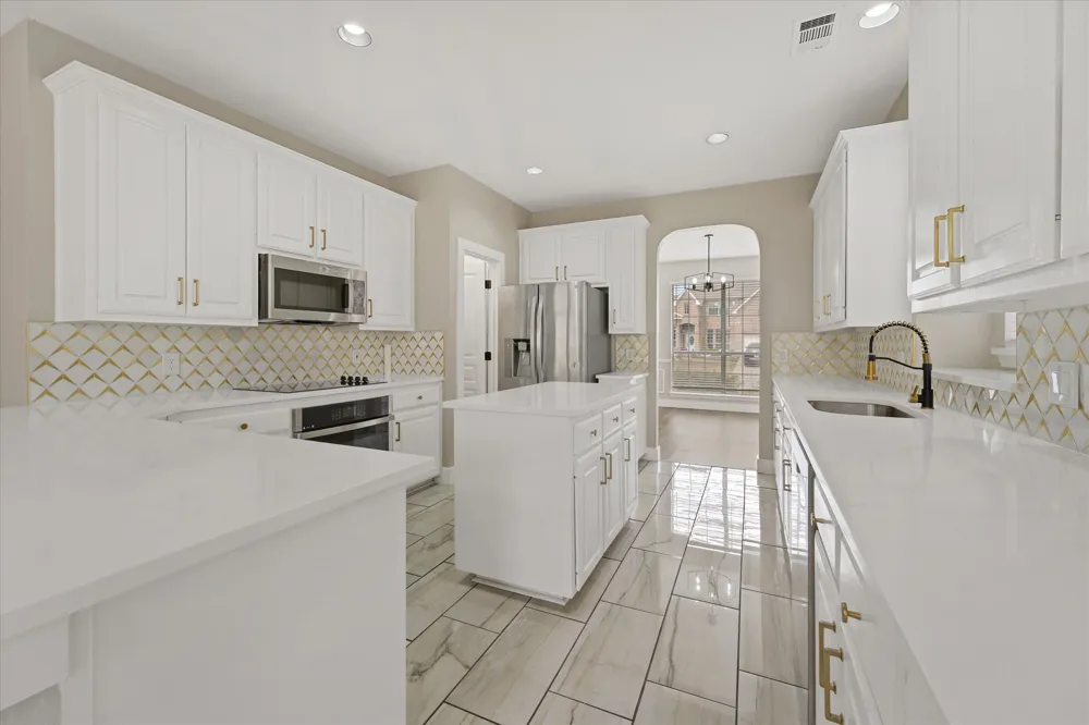 2831 Atrium Drive Grand Prairie, TX 75052