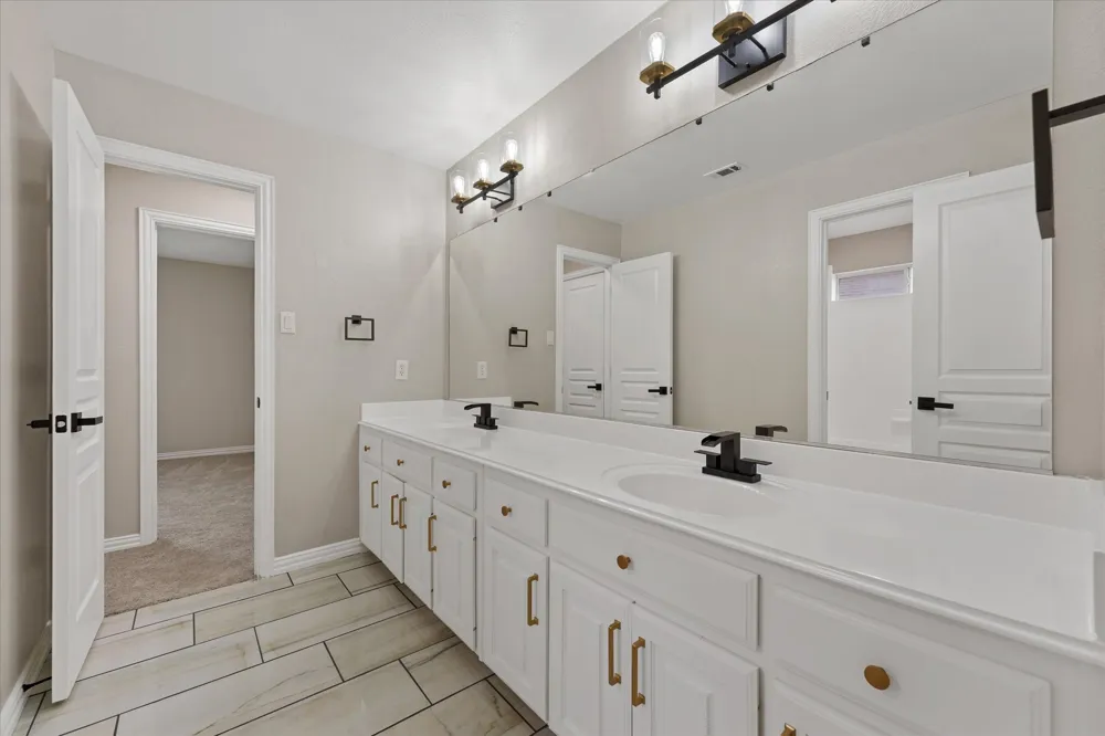 2831 Atrium Drive Grand Prairie, TX 75052