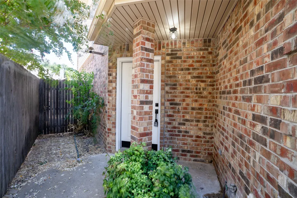 18942 Ravenglen Court Dallas, TX 75287
