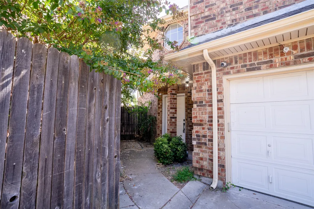 18942 Ravenglen Court Dallas, TX 75287