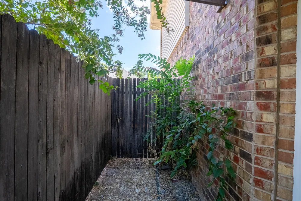 18942 Ravenglen Court Dallas, TX 75287