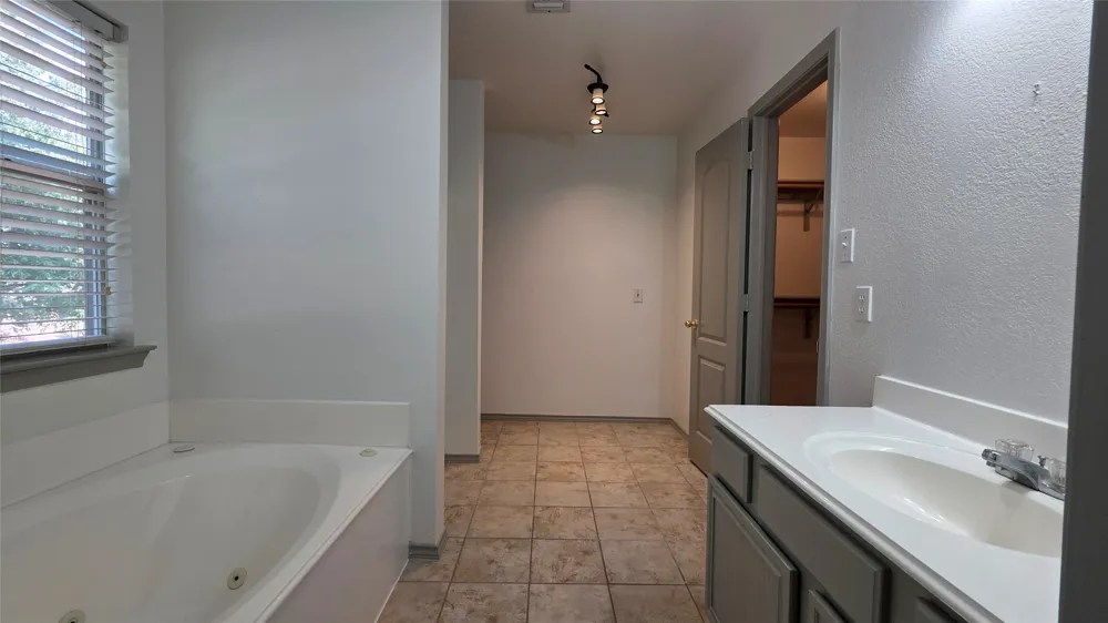 4504 Skipador Drive Fort Worth, TX 76179