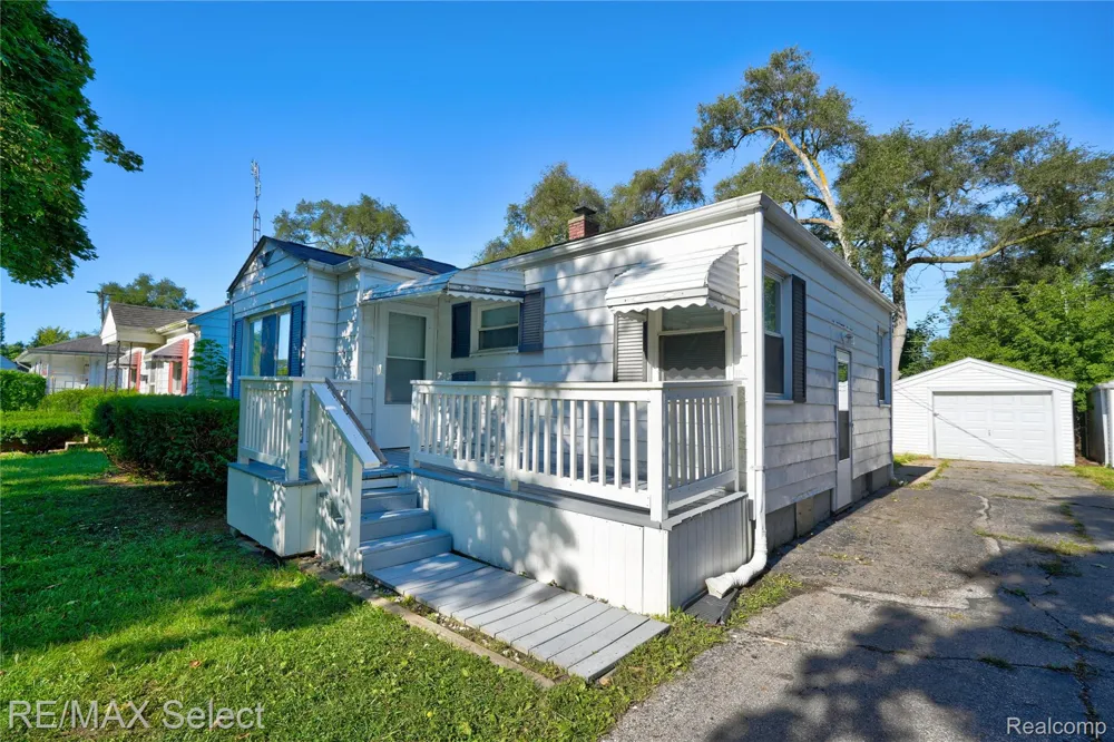722 Hubbard Avenue Flint City, MI 48503