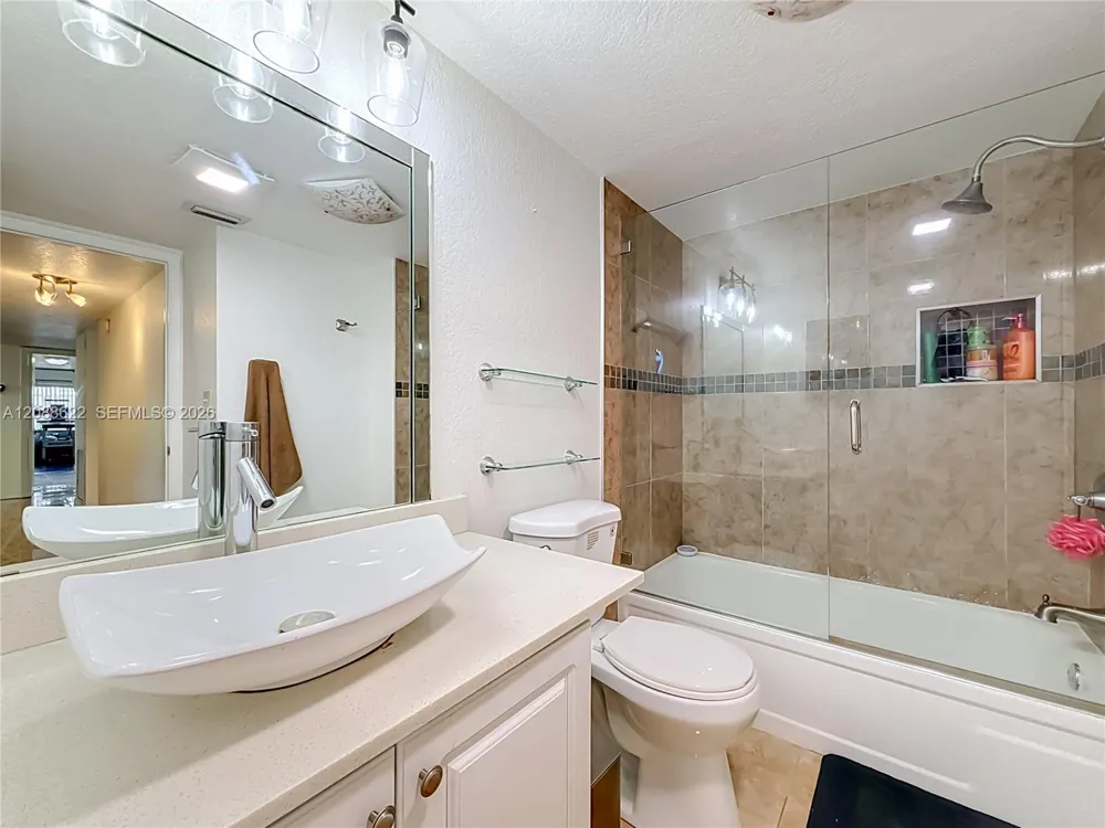 8740 Azalea Ct #102 Tamarac, FL 33321