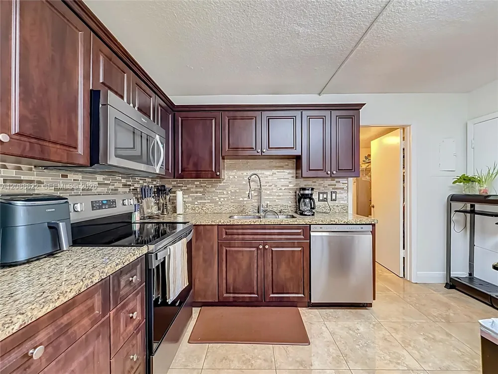8740 Azalea Ct #102 Tamarac, FL 33321