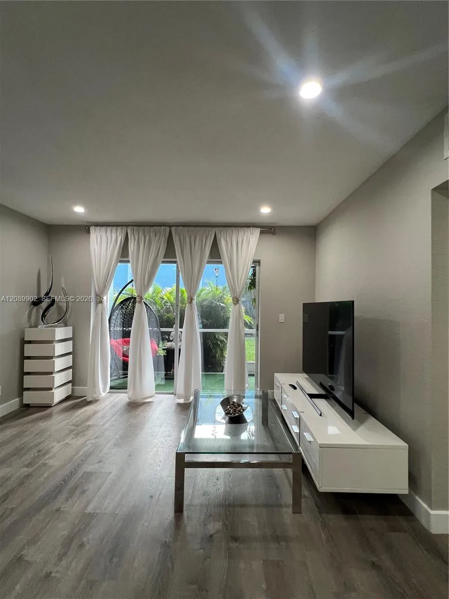1432 S Lakeside Dr #5 Lake Worth, FL 33460
