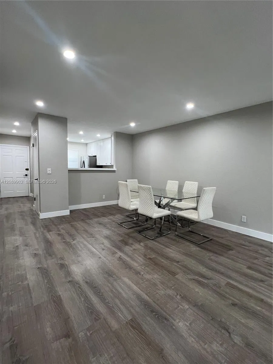 1432 S Lakeside Dr #5 Lake Worth, FL 33460