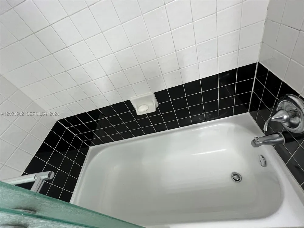 1432 S Lakeside Dr #5 Lake Worth, FL 33460