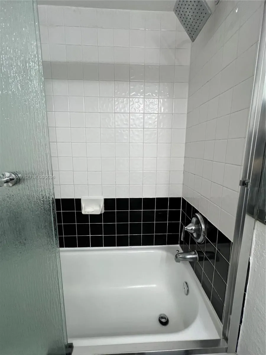 1432 S Lakeside Dr #5 Lake Worth, FL 33460