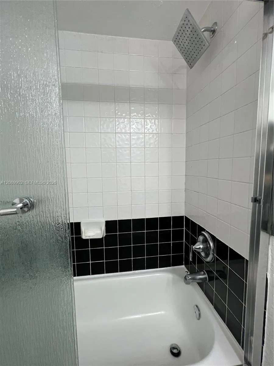1432 S Lakeside Dr #5 Lake Worth, FL 33460