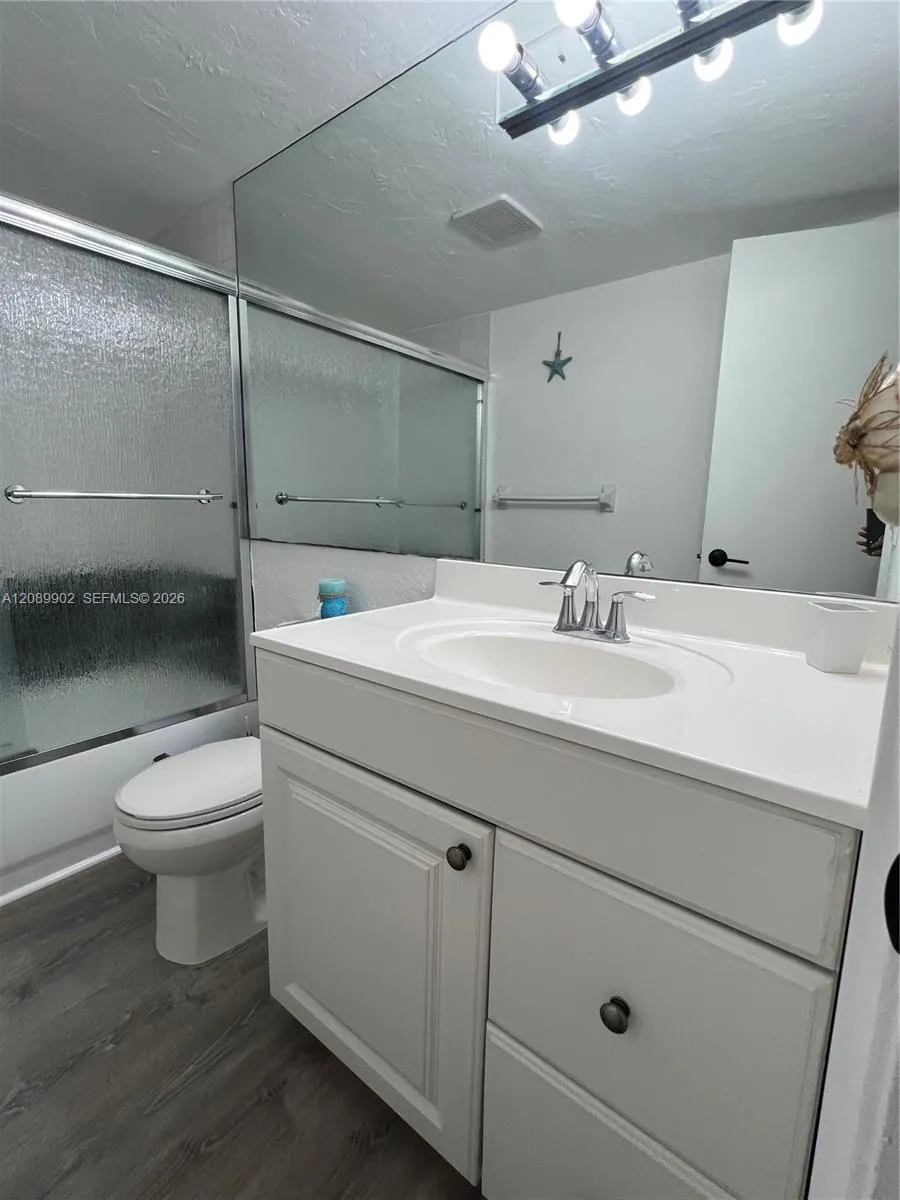 1432 S Lakeside Dr #5 Lake Worth, FL 33460