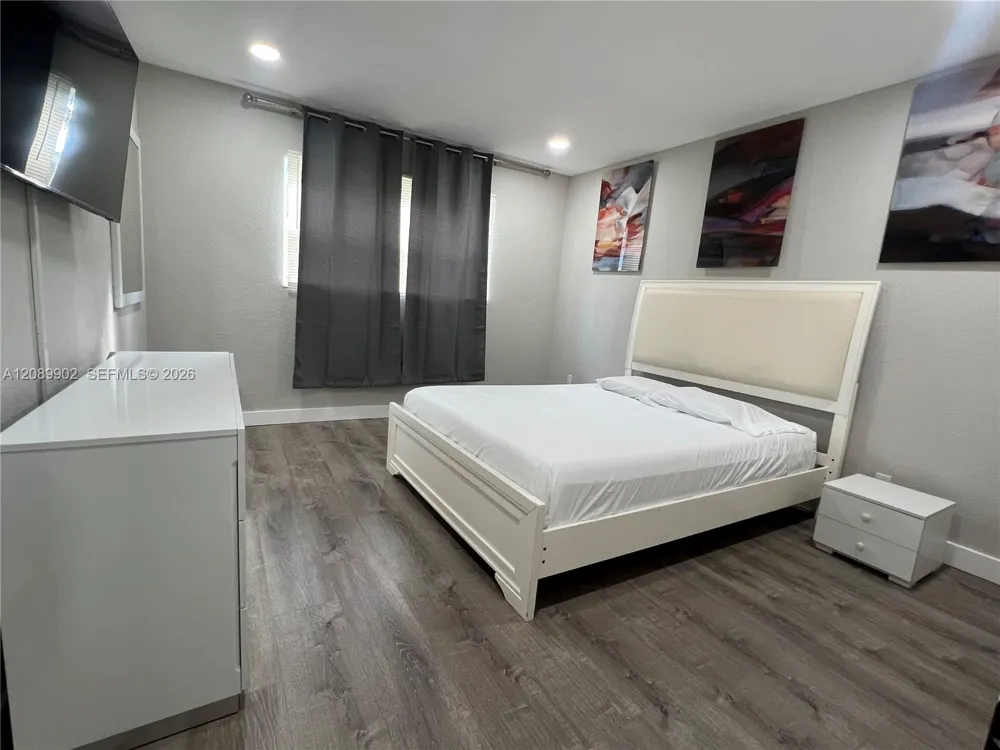 1432 S Lakeside Dr #5 Lake Worth, FL 33460
