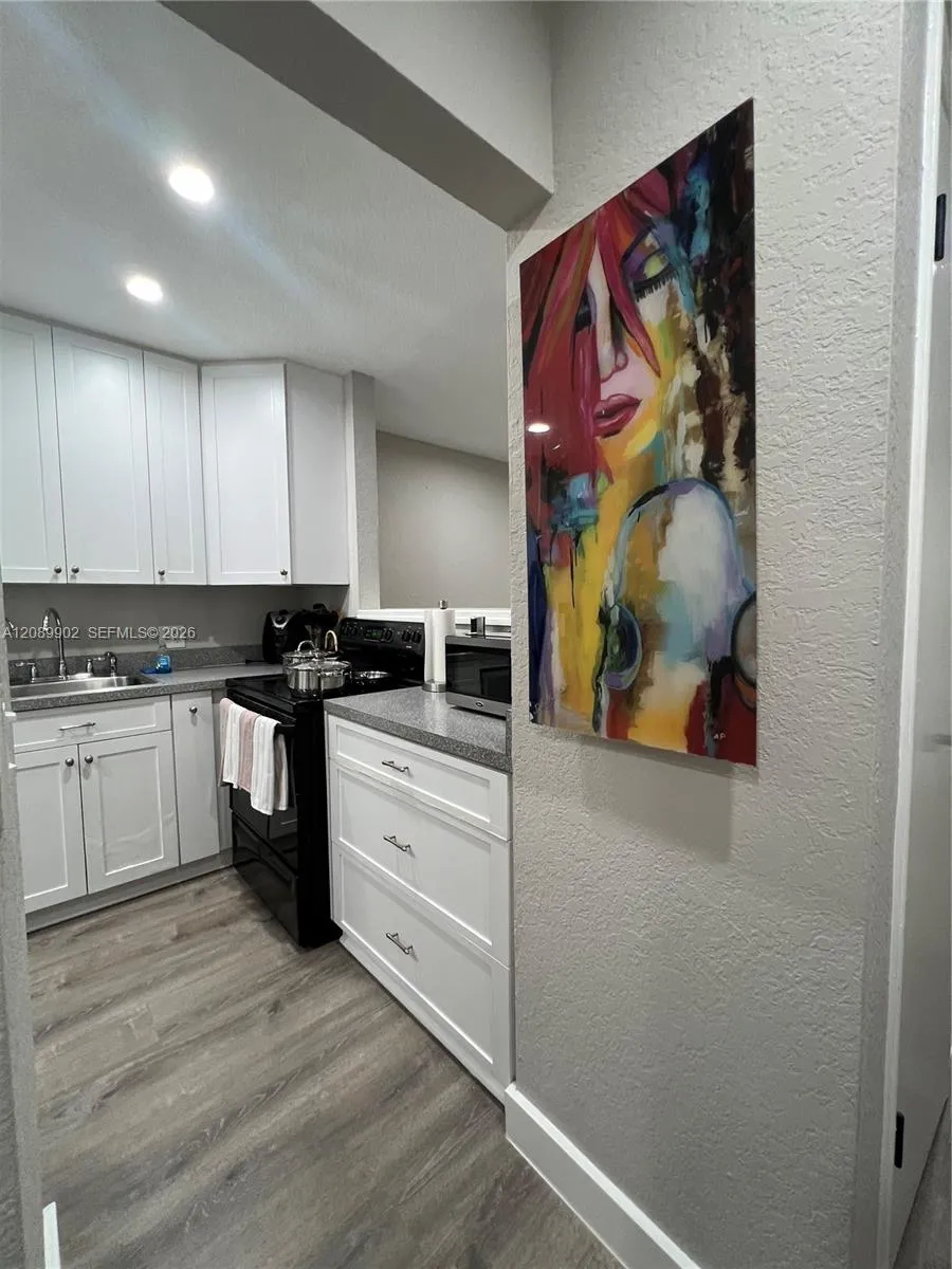 1432 S Lakeside Dr #5 Lake Worth, FL 33460