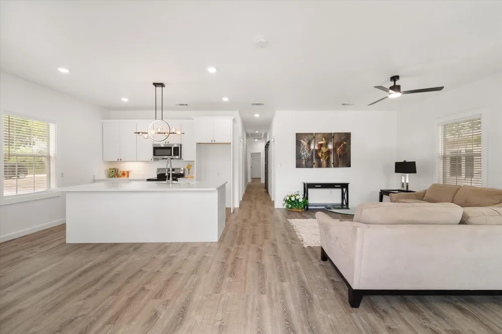 1027 W 2nd Avenue Corsicana, TX 75110